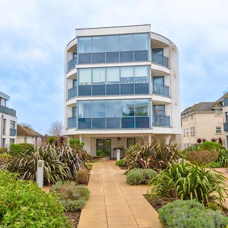 The Regency Suite - Modern 2-Bed 1-Bath Apartment Chertsey Exteriör bild
